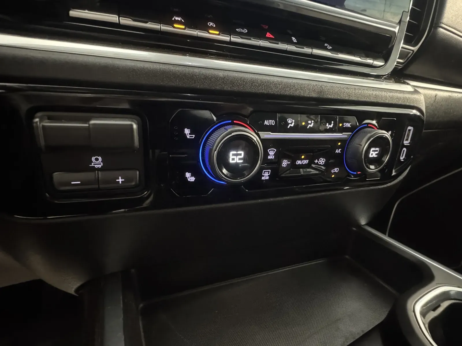 Chevrolet Silverado photo 35