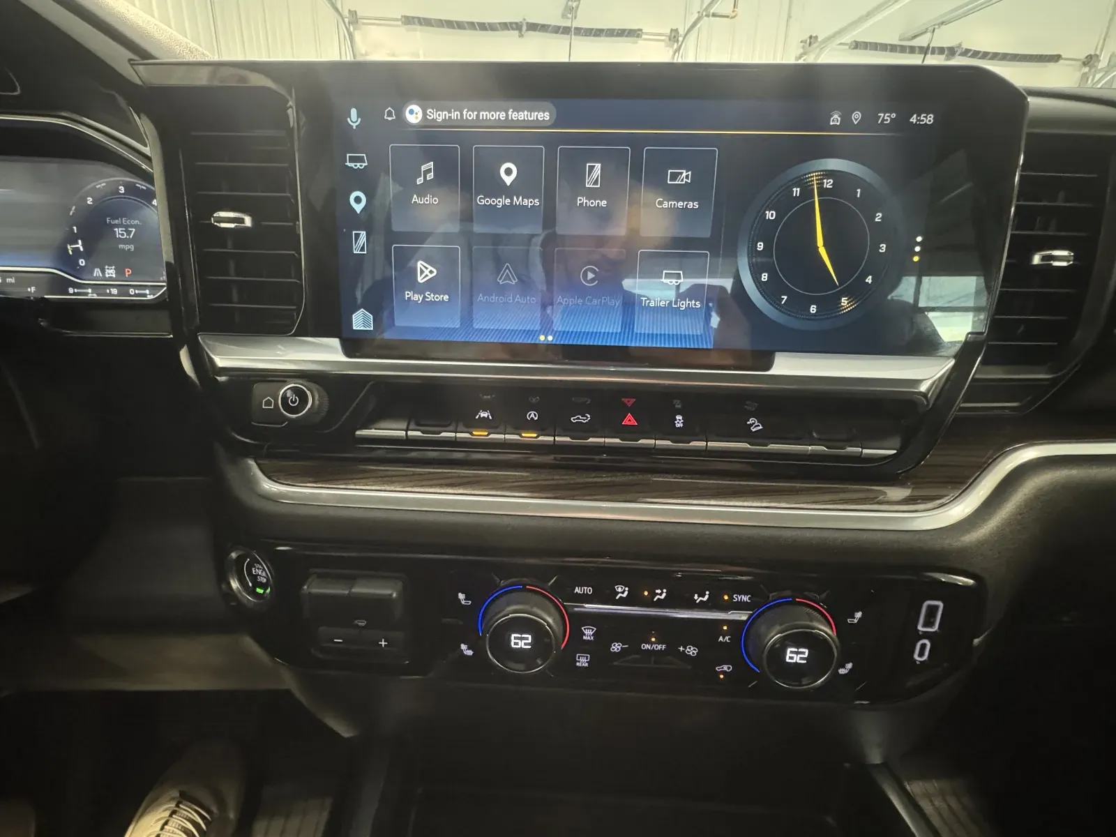 Chevrolet Silverado photo 32