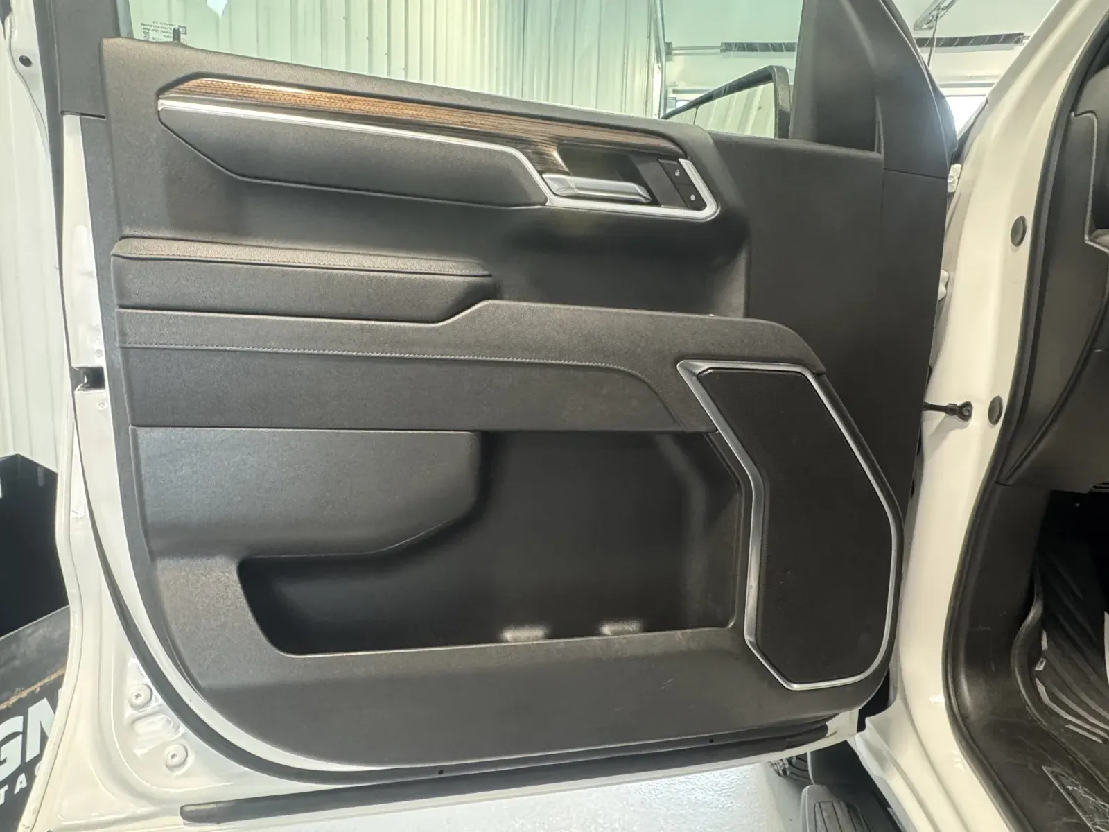 Chevrolet Silverado photo 9