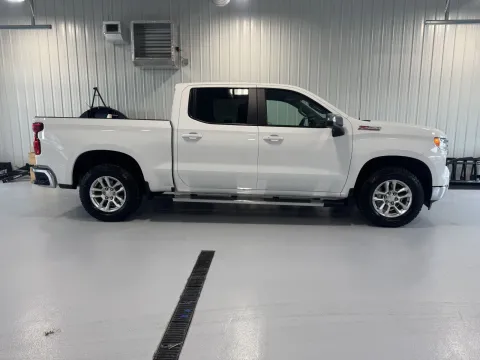 Photos of 2025 Chevrolet Silverado 1500 LT for sale in Tea, SD at CarSwap