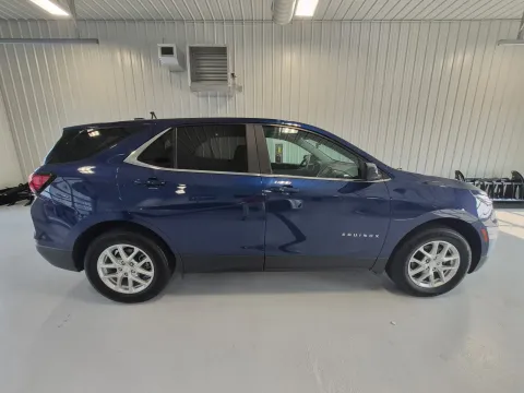 Photos of 2023 Chevrolet Equinox LT for sale in Tea, SD at CarSwap