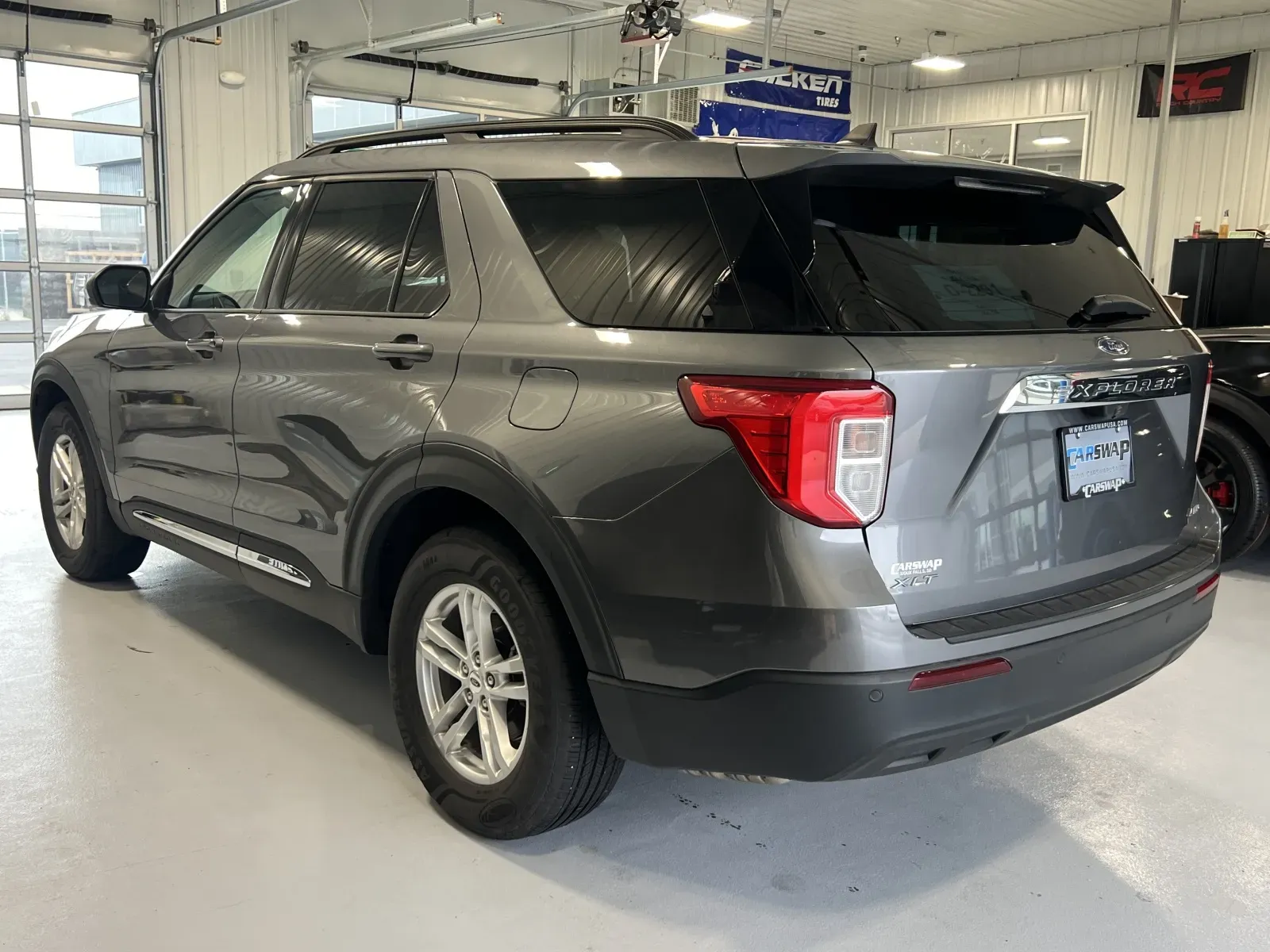 Ford Explorer photo 5
