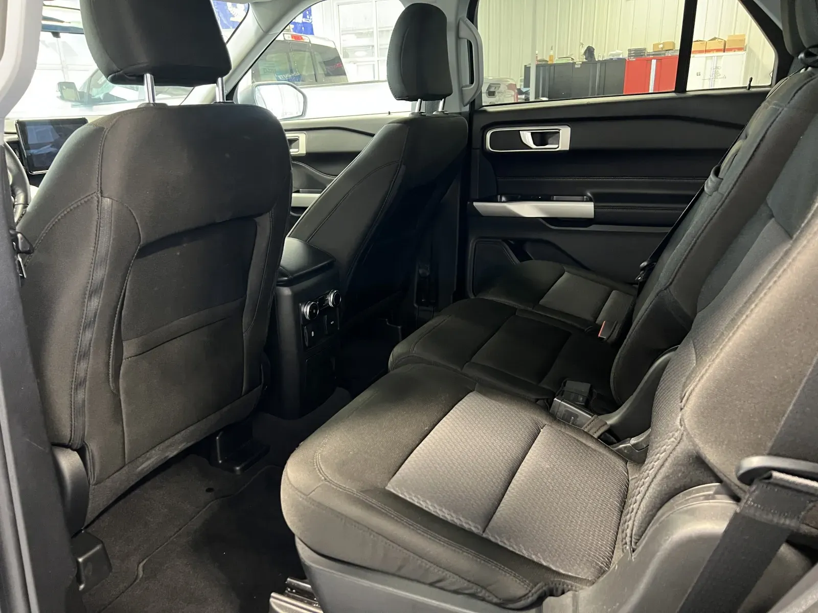 Ford Explorer photo 31