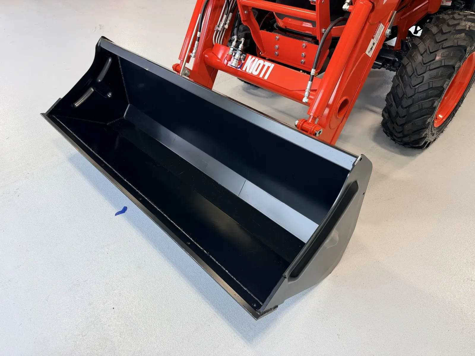 Kioti DK6020SE photo 8