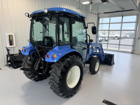Another view of 2023  LS MT240EHC HST - CAB for sale in Tea, SD at CarSwap