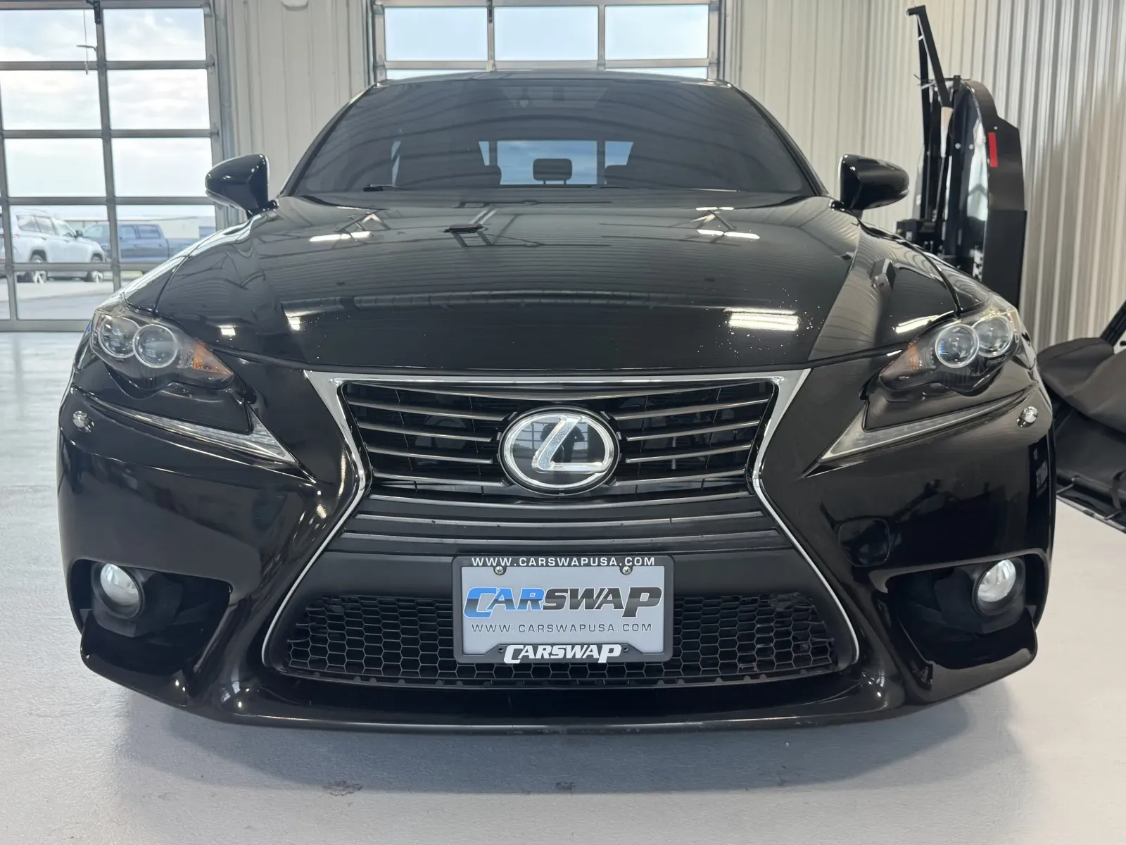Lexus IS photo 7
