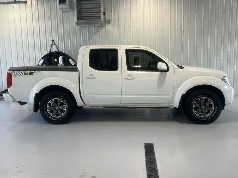 Photos of 2015 Nissan Frontier PRO-4X for sale in Tea, SD at CarSwap