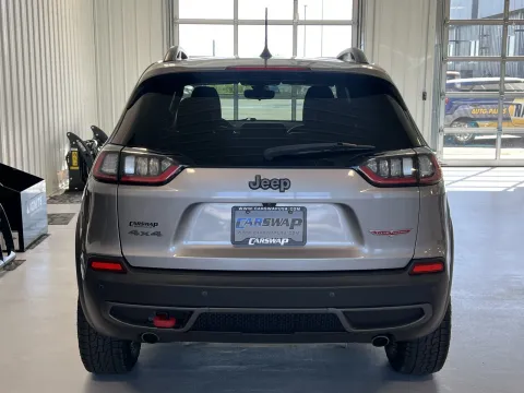 More photos of 2019 Jeep Cherokee Trailhawk at CarSwap, SD