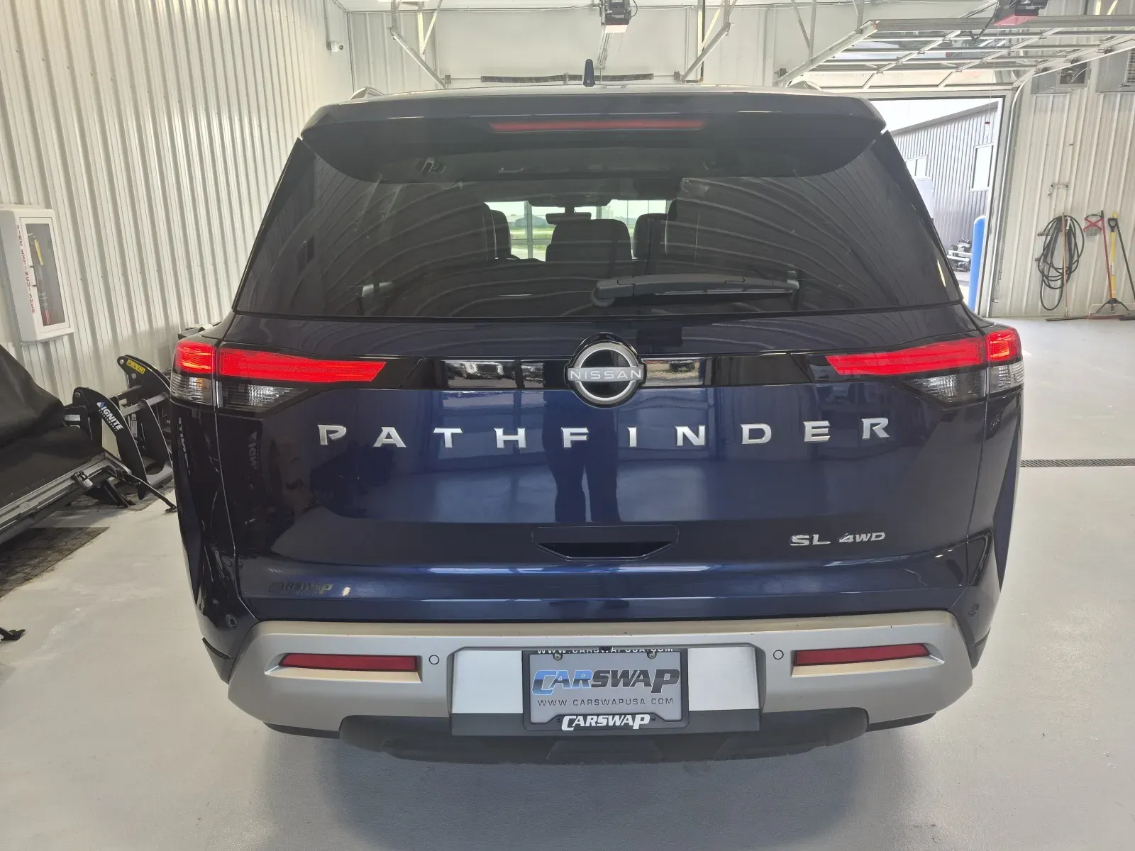 Nissan Pathfinder photo 4