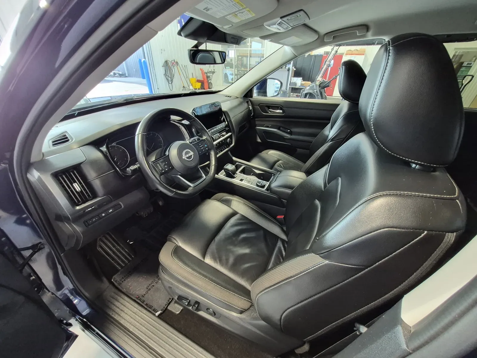 Nissan Pathfinder photo 9