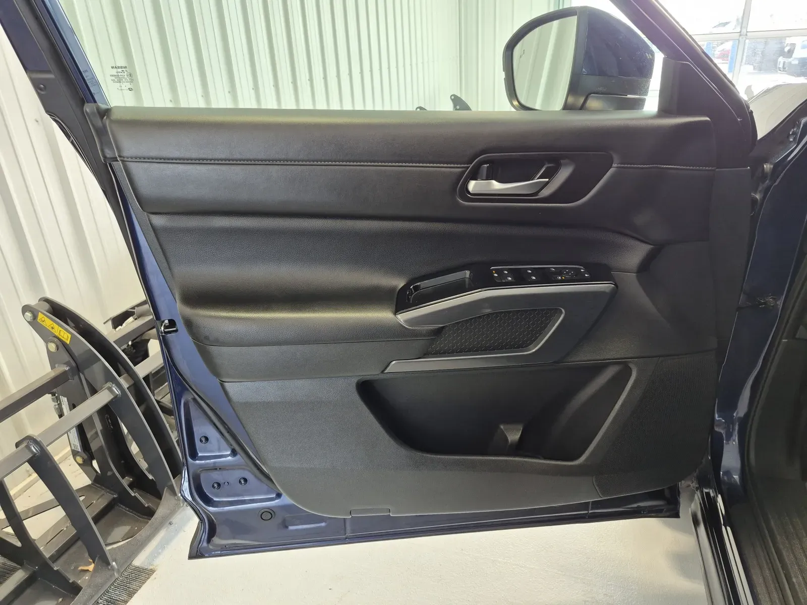Nissan Pathfinder photo 8