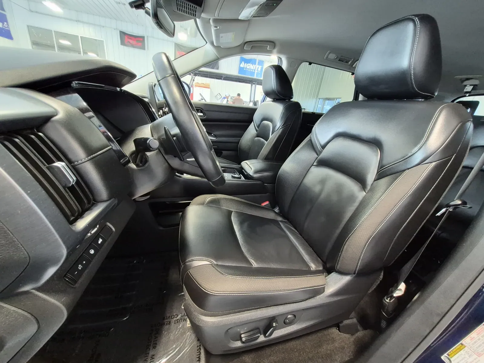 Nissan Pathfinder photo 11
