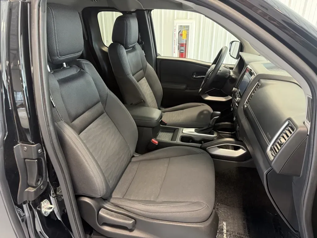 Nissan Frontier photo 20