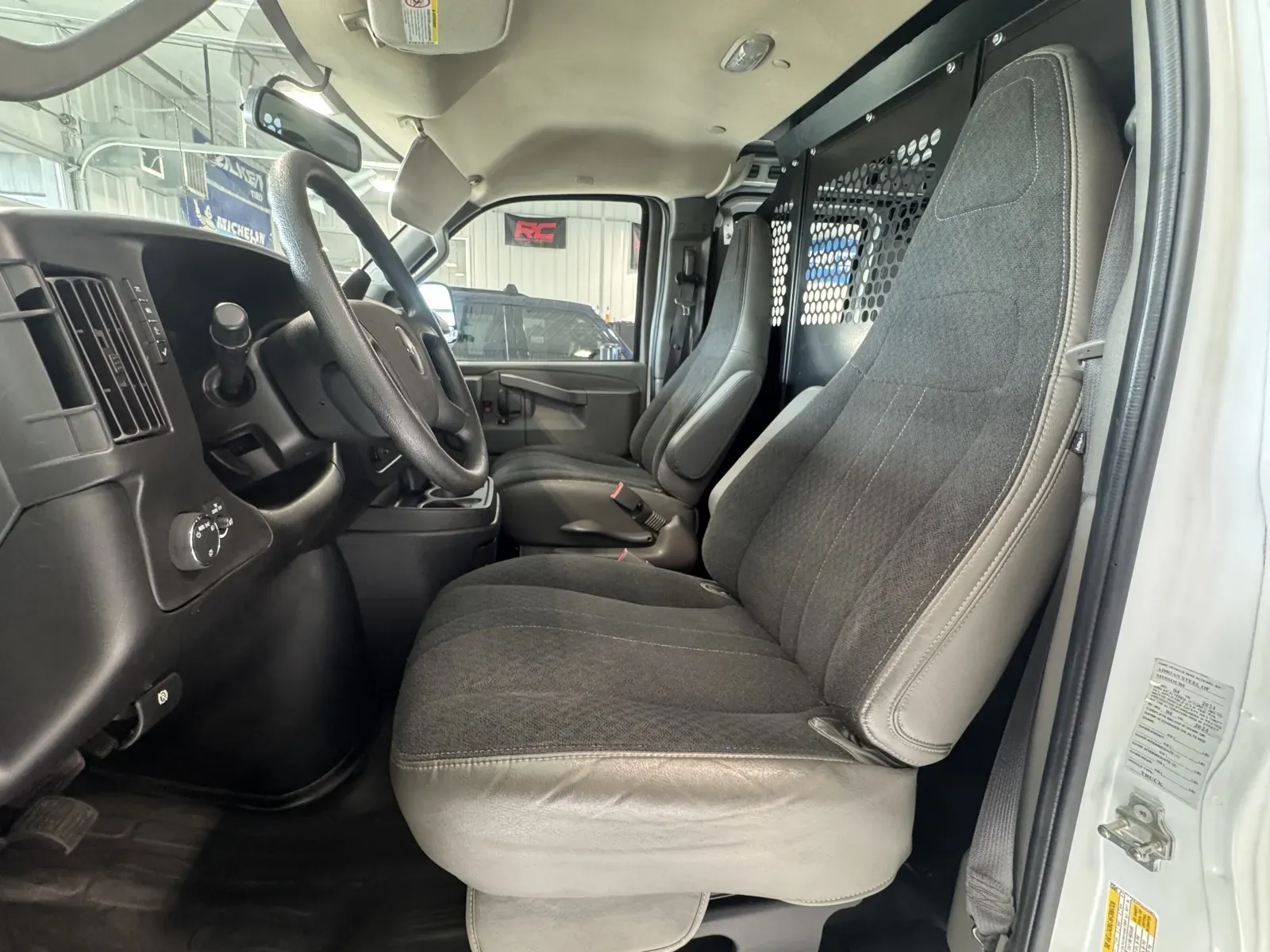 GMC Savana photo 10