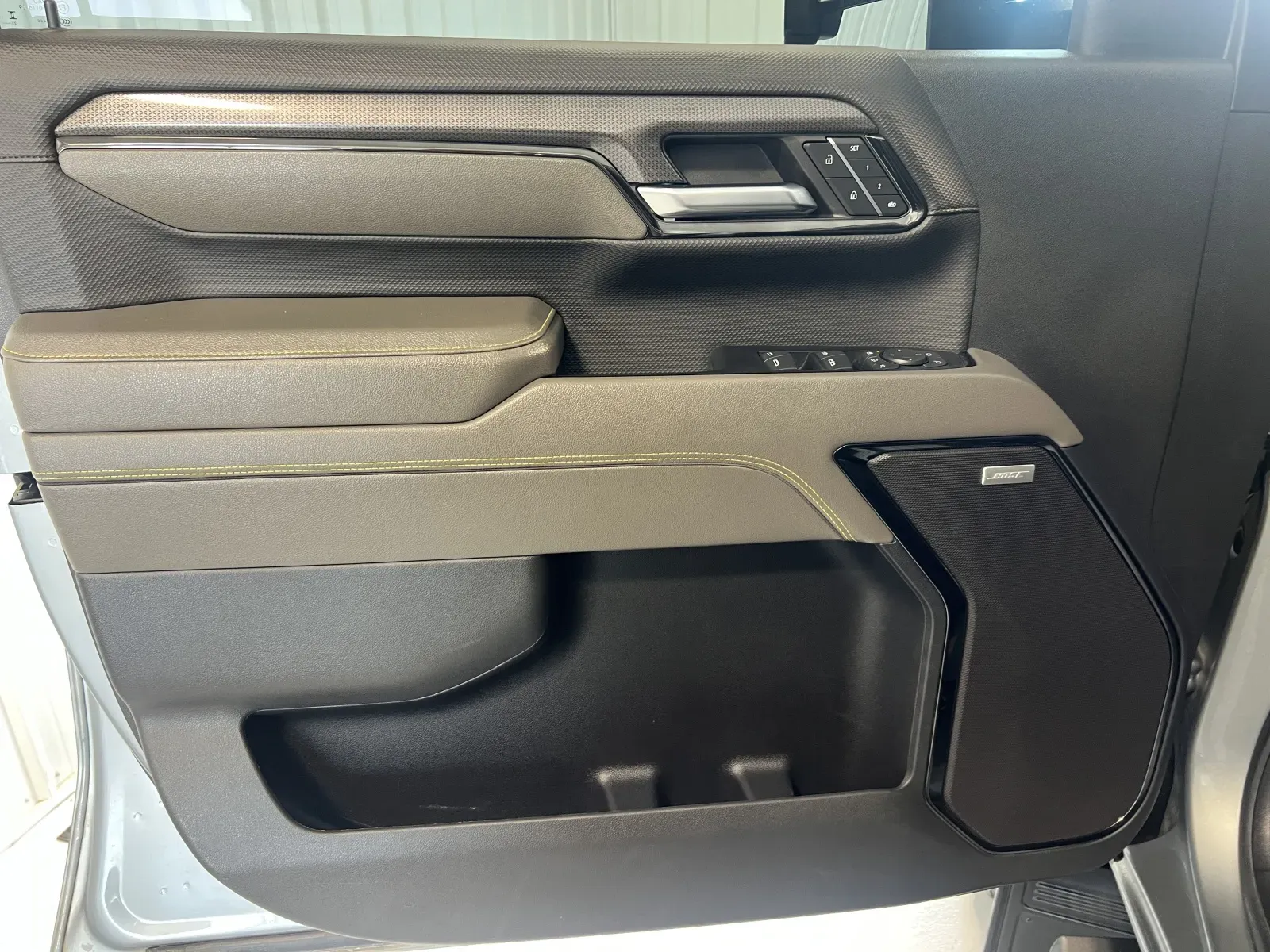 Chevrolet Silverado photo 10