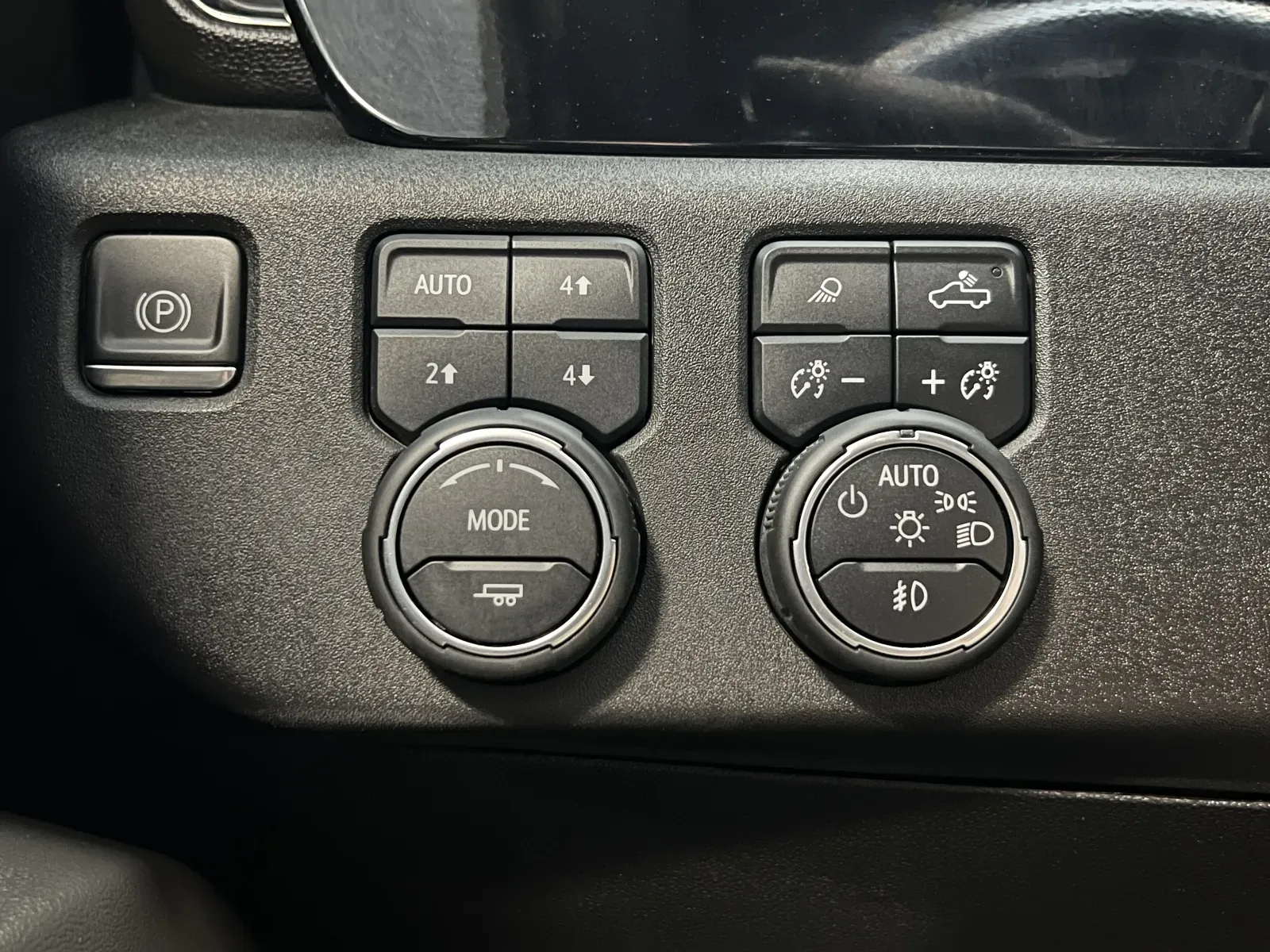 Chevrolet Silverado photo 46