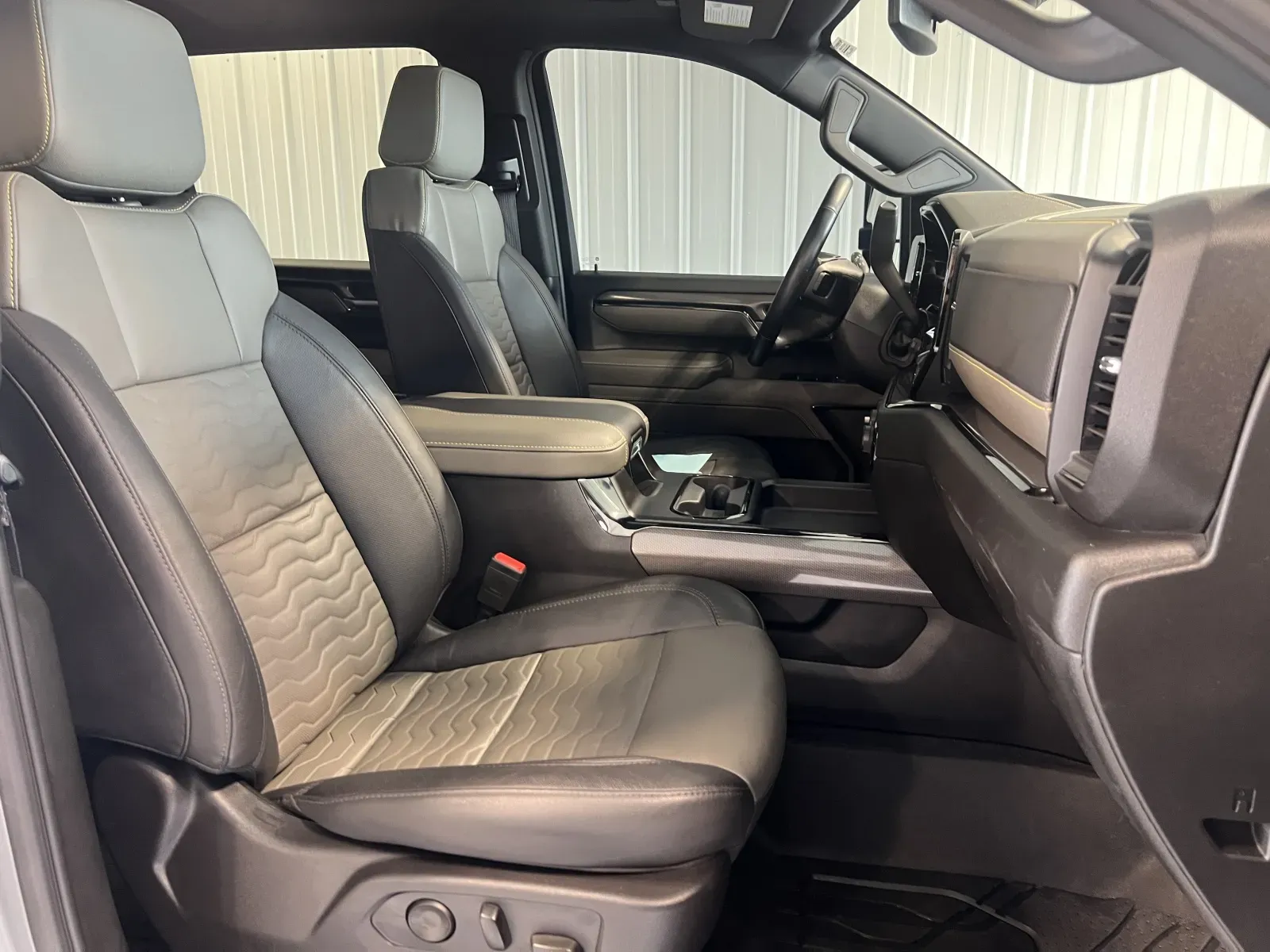 Chevrolet Silverado photo 37