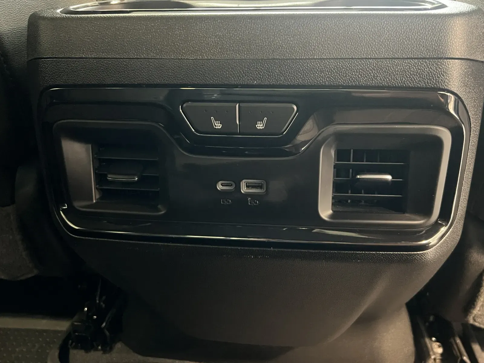 Chevrolet Silverado photo 33