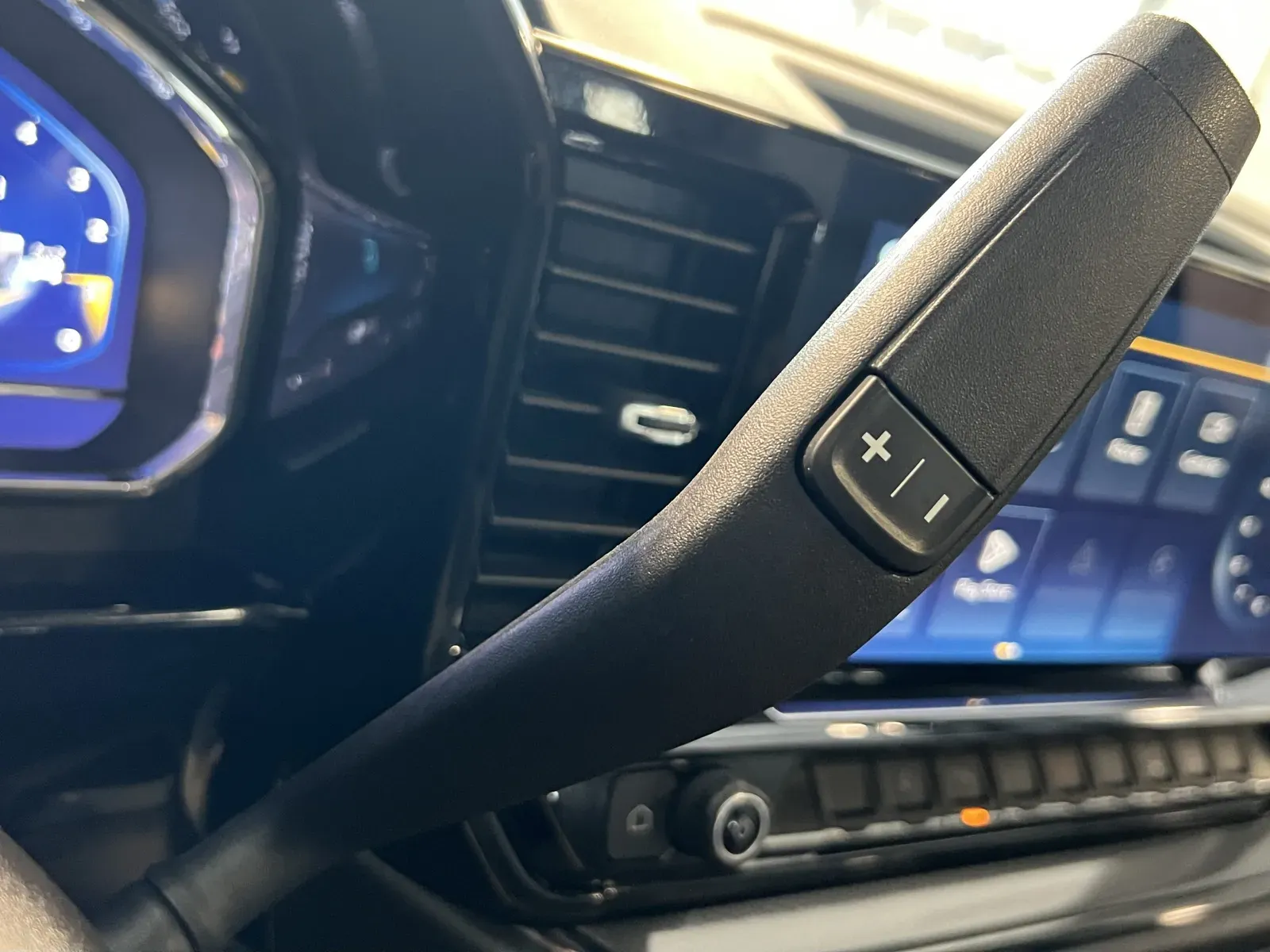 Chevrolet Silverado photo 45