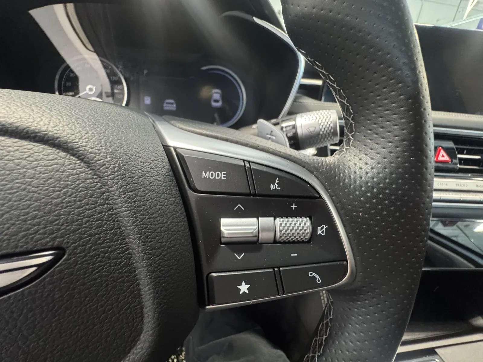 Genesis G70 photo 26