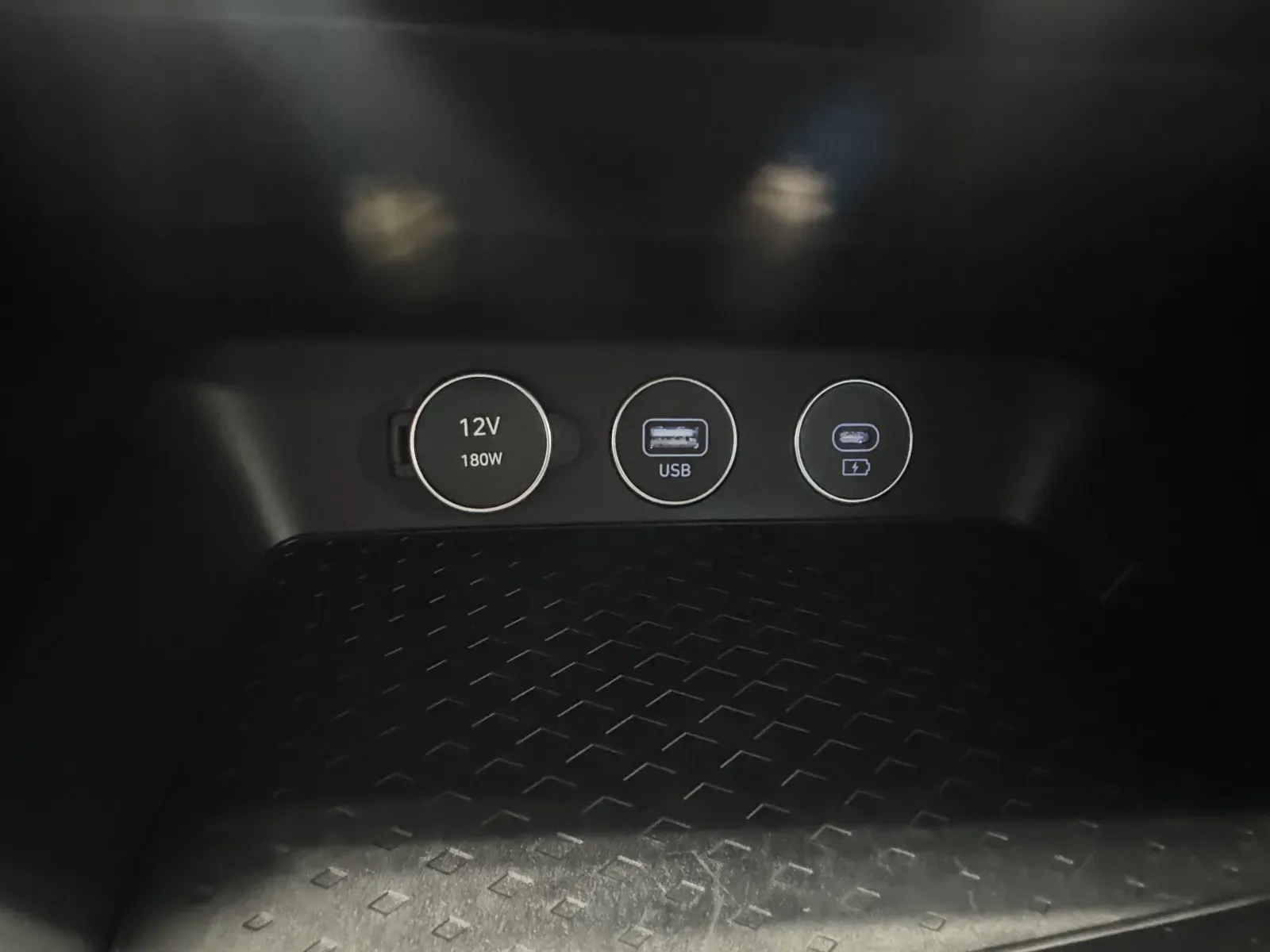 Genesis G70 photo 34