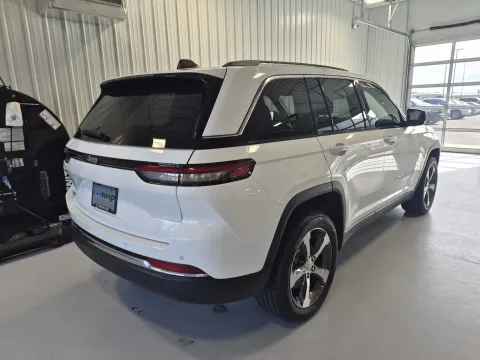 Another view of 2022 Jeep Grand Cherokee 4xe for sale in Tea, SD at CarSwap