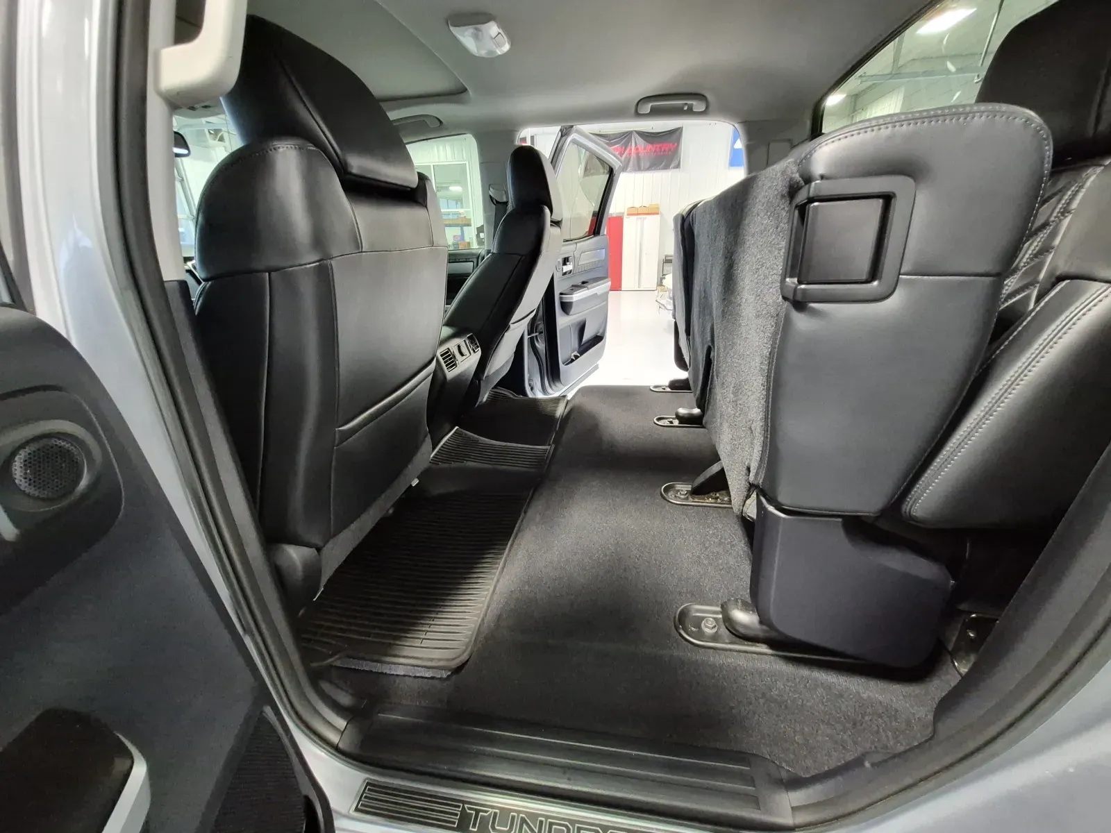 Toyota Tundra photo 18
