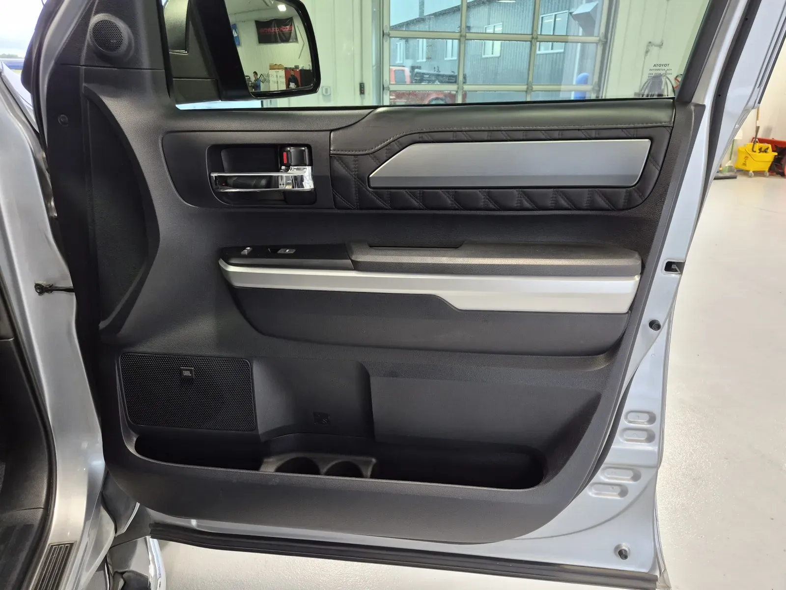 Toyota Tundra photo 19
