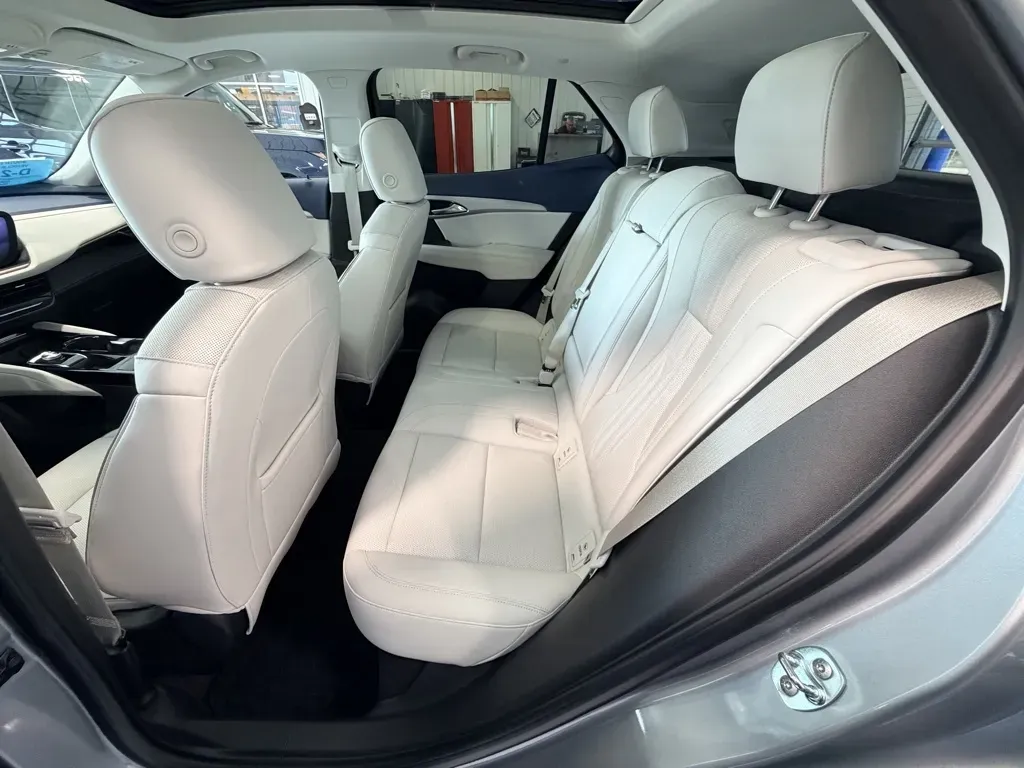 Buick Envision photo 15