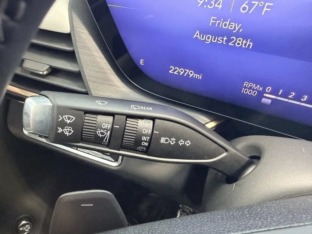 Buick Envision photo 38