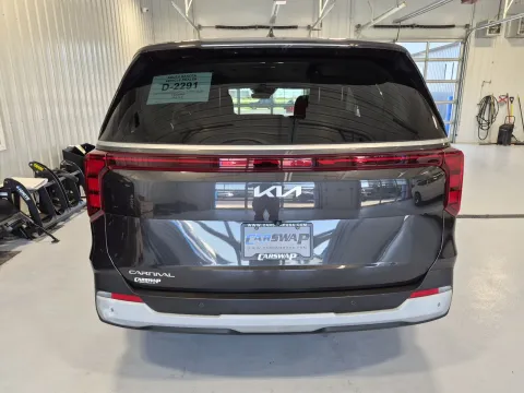 More photos of 2025 Kia Carnival LXS at CarSwap, SD