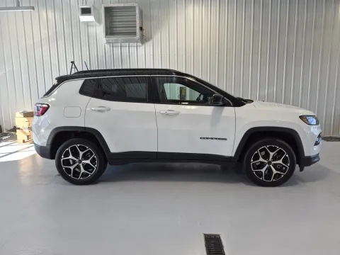 Photos of 2026 Jeep Compass Limited for sale in Tea, SD at CarSwap