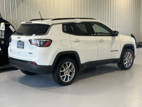 Another view of 2023 Jeep Compass Latitude Lux for sale in Tea, SD at CarSwap