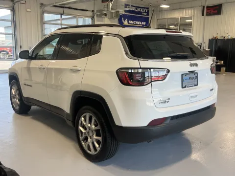 More photos of 2023 Jeep Compass Latitude Lux at CarSwap, SD