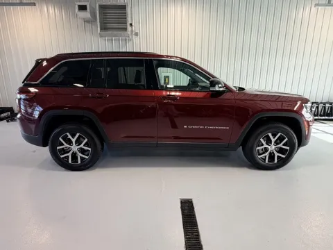 Photos of 2025 Jeep Grand Cherokee Limited for sale in Tea, SD at CarSwap