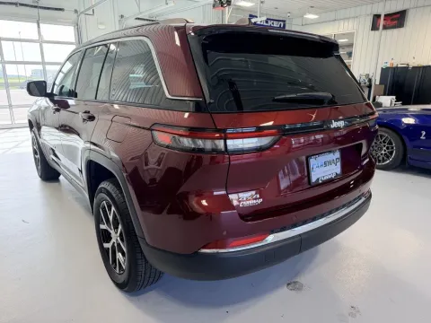 More photos of 2025 Jeep Grand Cherokee Limited at CarSwap, SD