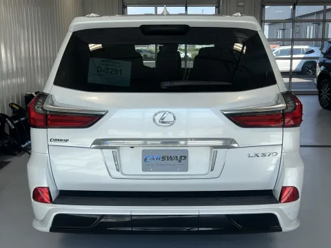 More photos of 2021 Lexus LX 570 at CarSwap, SD