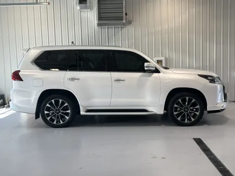 Photos of 2021 Lexus LX 570 for sale in Tea, SD at CarSwap