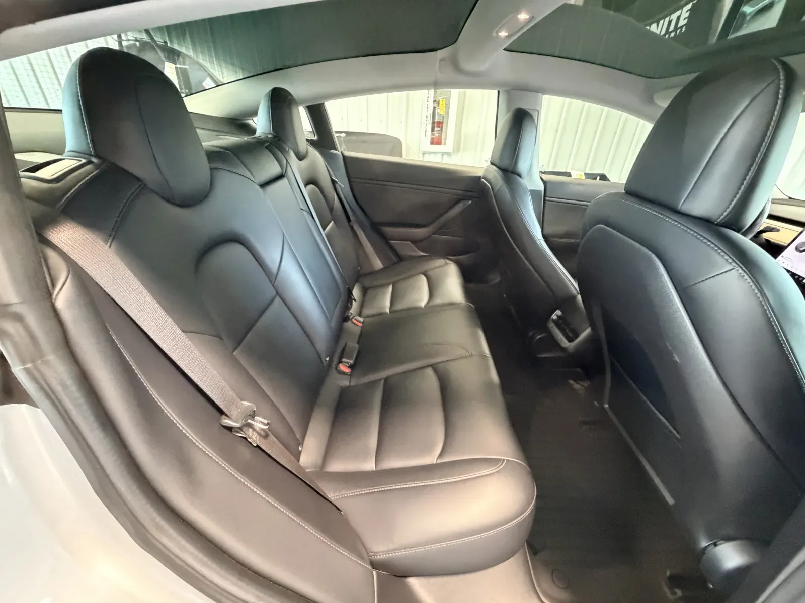 Tesla Model 3 photo 23