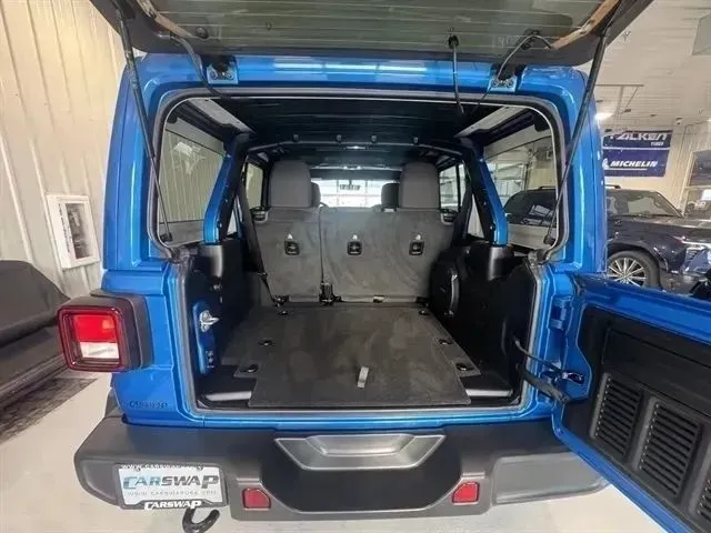 Jeep Wrangler photo 15