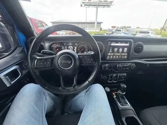Jeep Wrangler photo 24