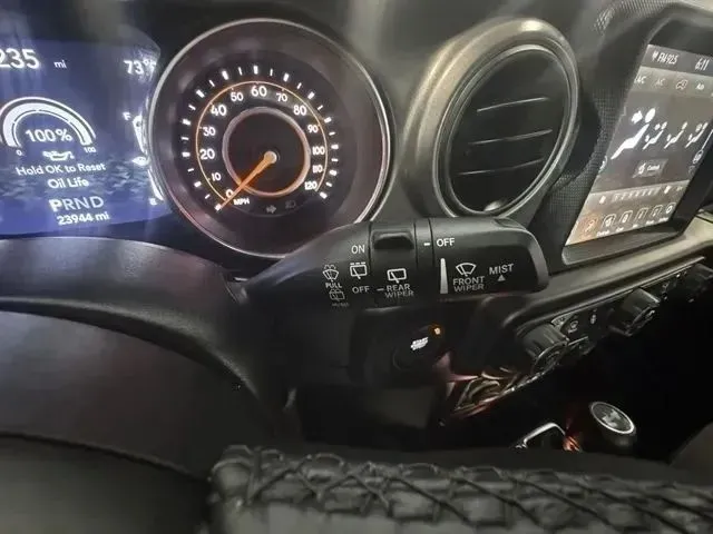 Jeep Wrangler photo 27