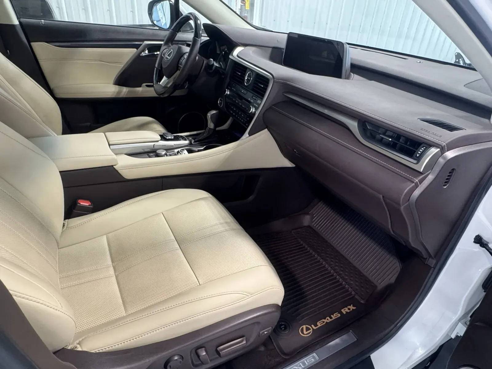Lexus RX photo 22