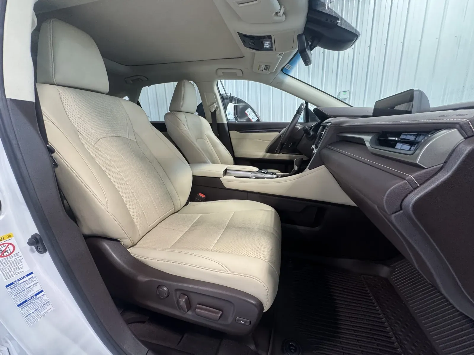 Lexus RX photo 24
