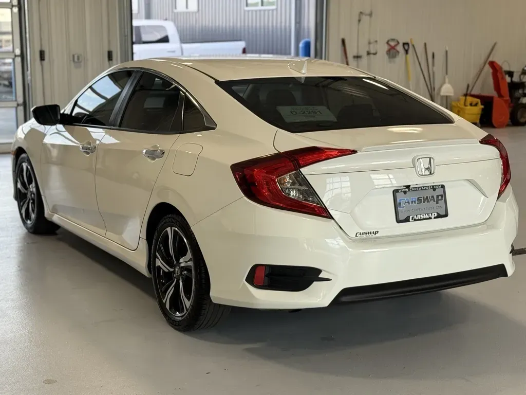 Honda Civic photo 5