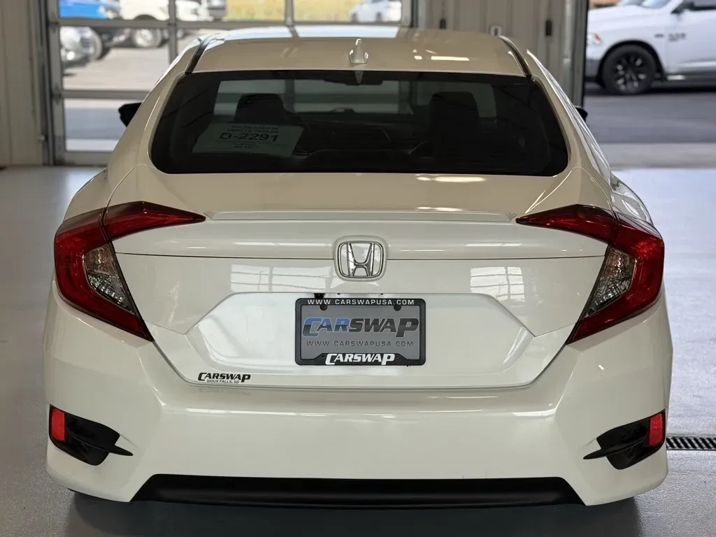 Honda Civic photo 4