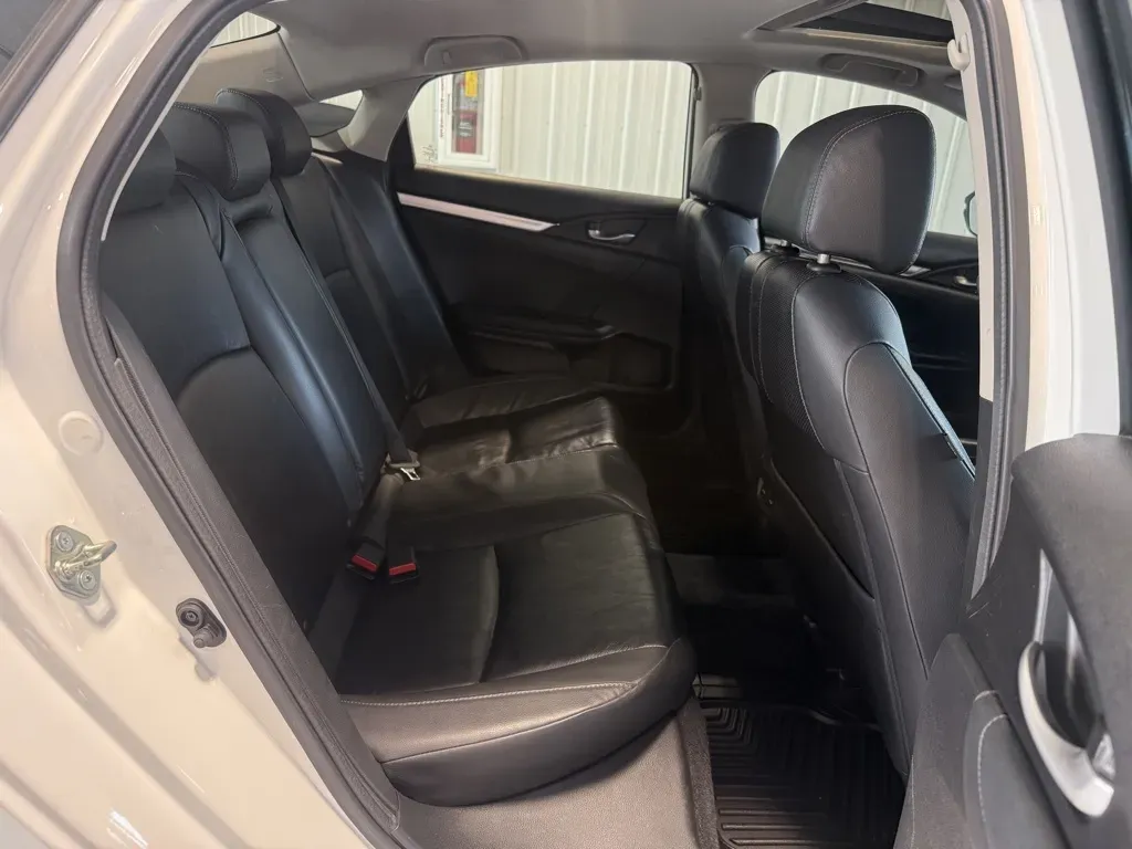 Honda Civic photo 36