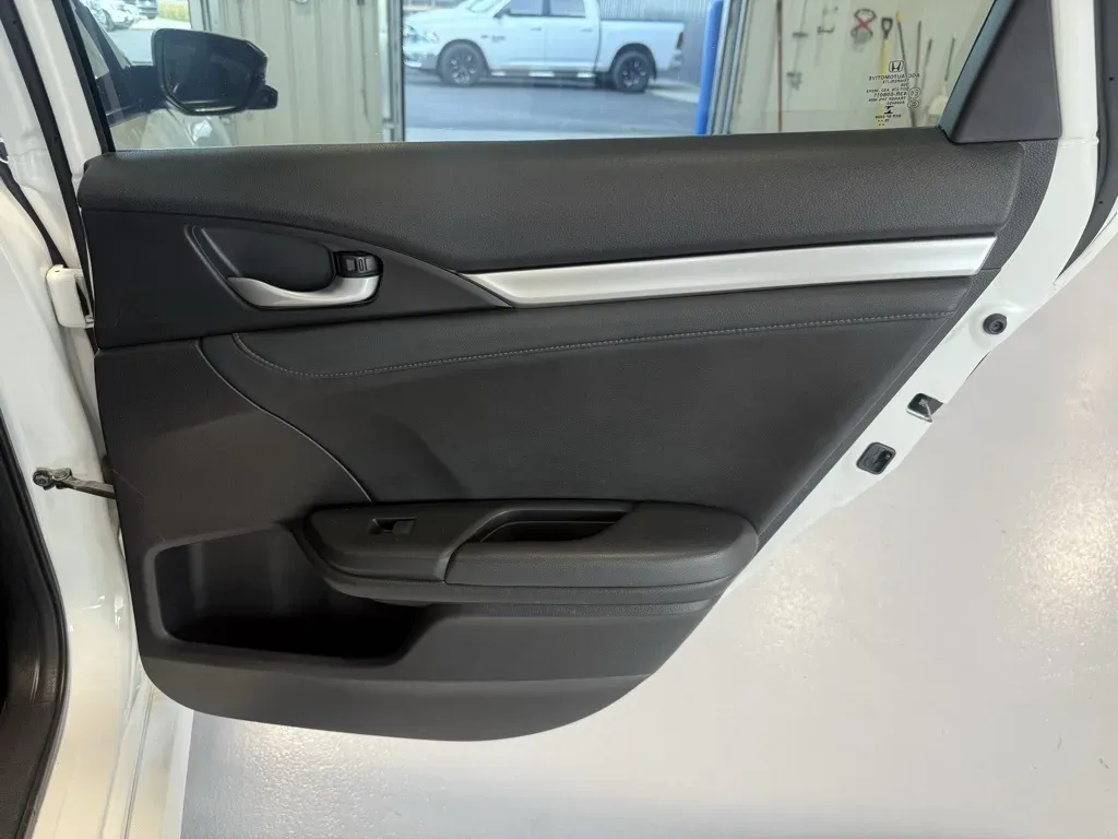Honda Civic photo 35