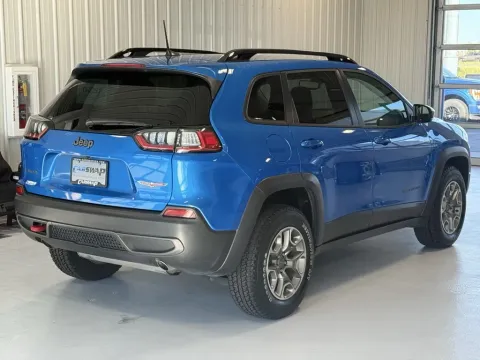 Another view of 2022 Jeep Cherokee Trailhawk for sale in Tea, SD at CarSwap