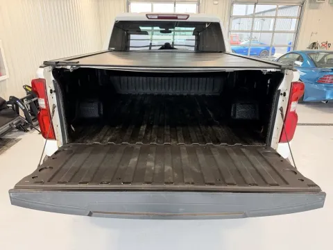 More photos of 2021 Chevrolet Silverado 1500 LT Trail Boss at CarSwap, SD